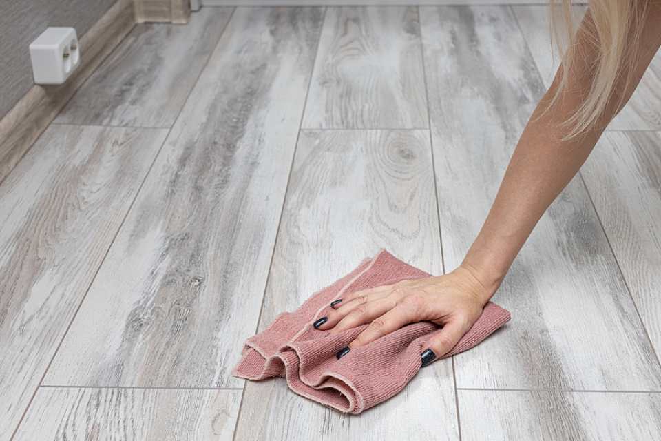 luxury vinyl flooring in kitchen with farmhouse style